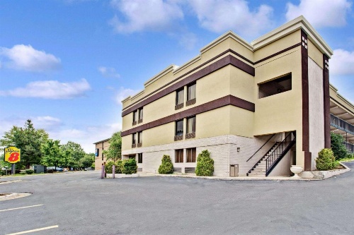 Super 8 by Wyndham Raleigh Downtown South image 22