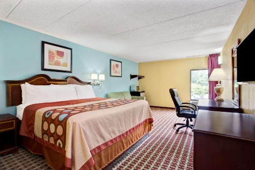 Super 8 by Wyndham Raleigh Downtown South image 26